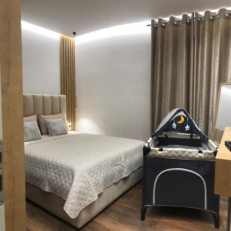 Alajs Apartament Vlorë Eksteriør billede
