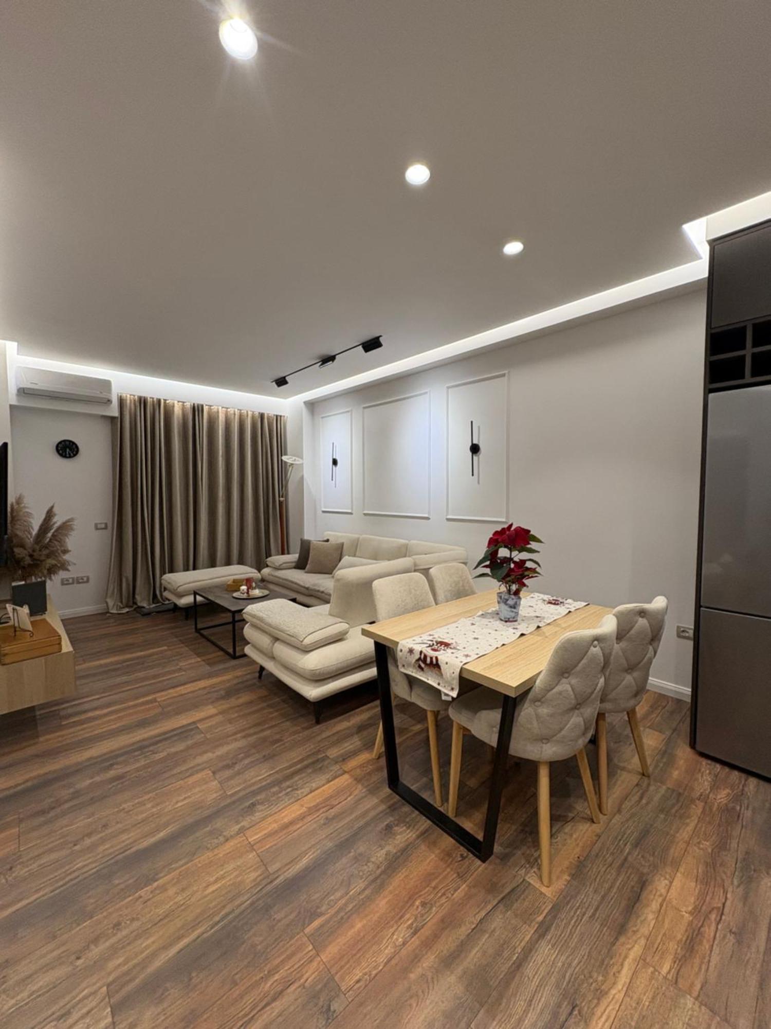 Alajs Apartament Vlorë Eksteriør billede