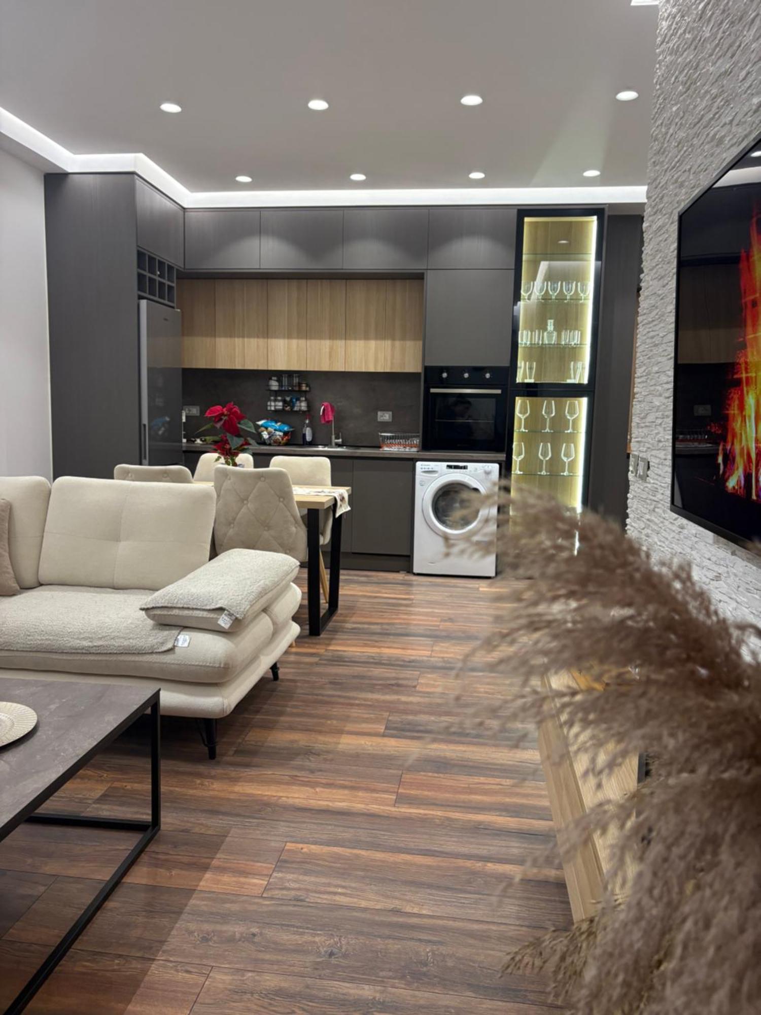 Alajs Apartament Vlorë Eksteriør billede
